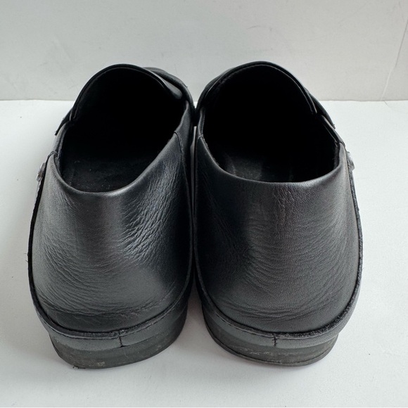 UGG Janaya Black Leather Loafers for women - Picture 6 of 8